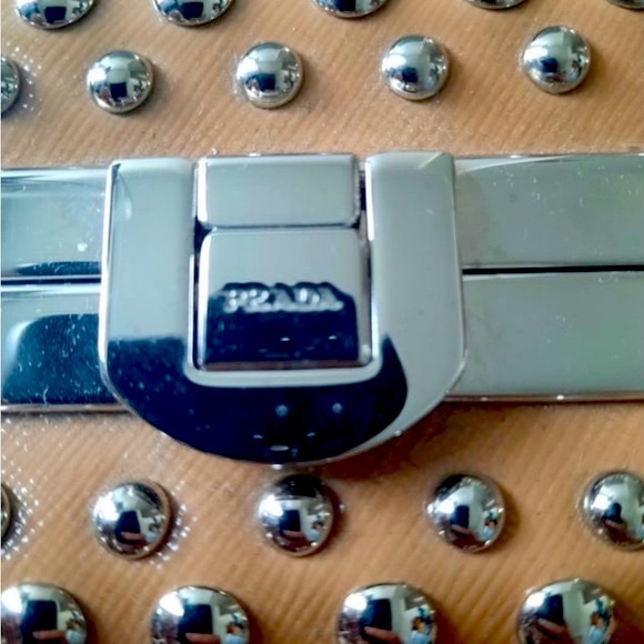 Prada Lux Saffiano bag 🚩PRICE FIRM - Picture 4 of 14